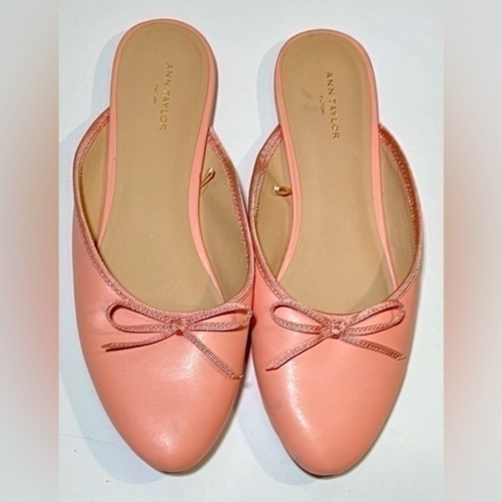 NWOT TAYLOR TAN LOAFERS SIZE 8M